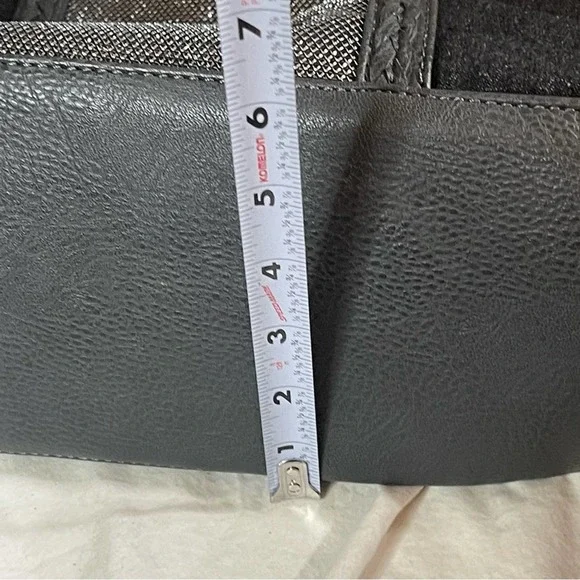 MAGNOLIA & VINE canvas and vegan leather tote - Picture 12 of 13